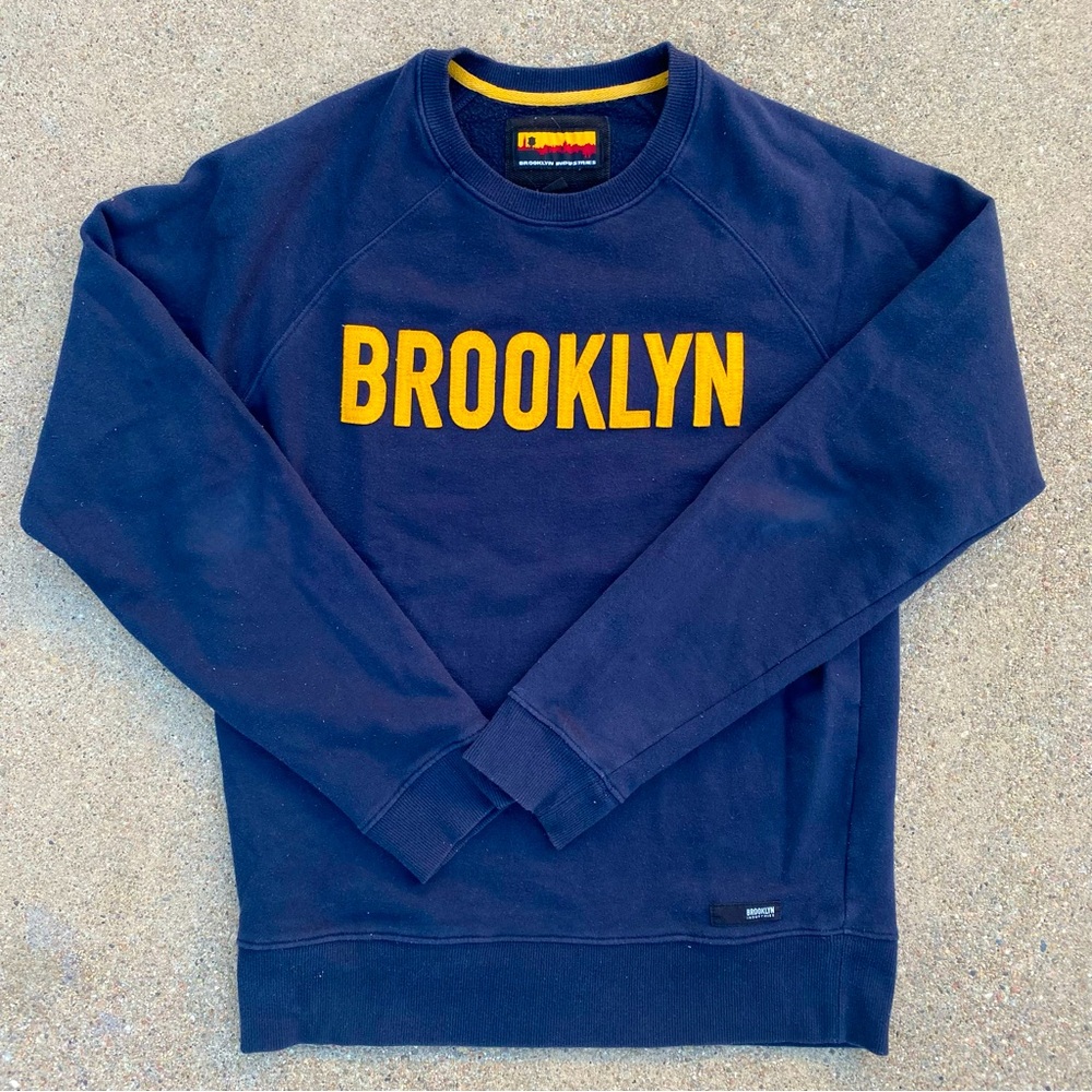 Women's Brooklyn Applique Crewneck Sweatshirt Size Medium